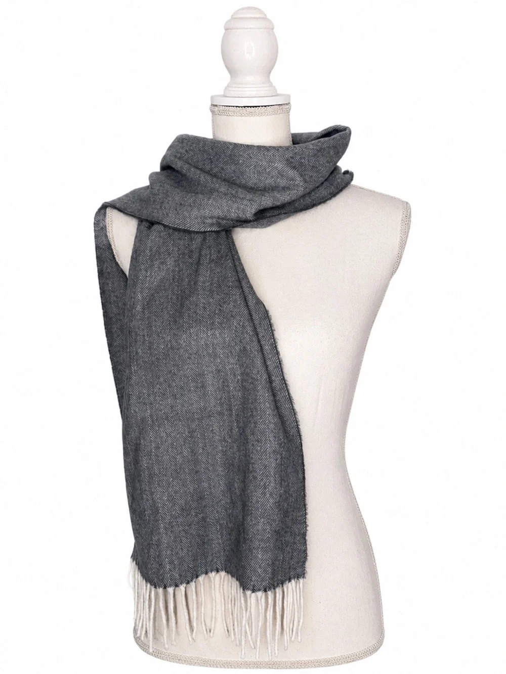 Luxury 100% Cashmere Scarf Made in Scotland Gray Herringbone Fringe Classic OS